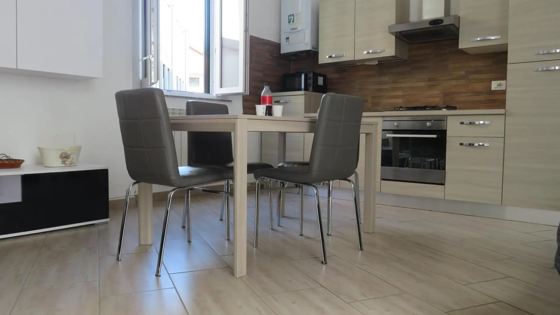 Casa Luna Tra Como E Milano contacts